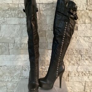 Behaglich Over-The-Knee Boots